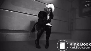 2B’s tiny pee and shitting ( audio )