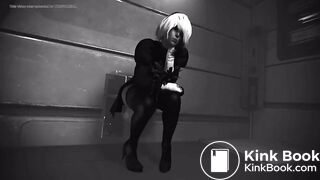 2B’s tiny pee and shitting ( audio )