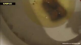 Girl pooping - video 488