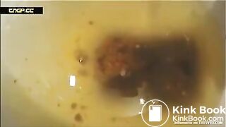 Girl pooping - video 488