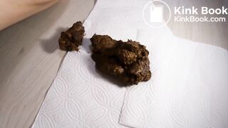 GORGEOUS GIRL POOPS FROM HER GORGEOUS POOPER