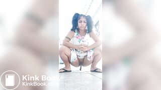 Girl pooping - video 485