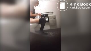 College Teen pooping on Toilet