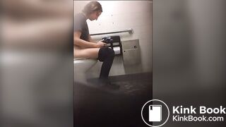 College Teen pooping on Toilet