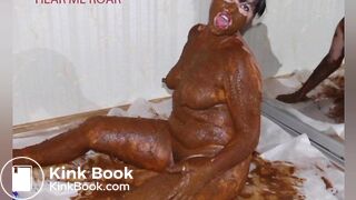 Esposa come su mierda y la esparce en todo su cuerpo