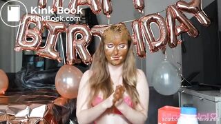 Girl pooping - video 483