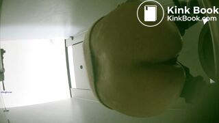 Chinese girl pooping - video 224