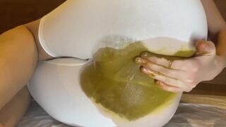 Scat Girl 52