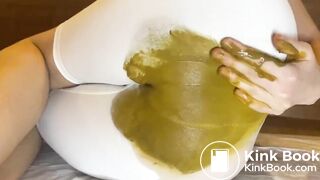 Scat Girl 52