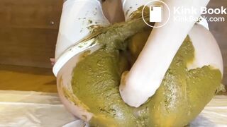 Scat Girl 52