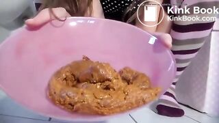 Girl poop 60 - video 2