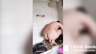 girl has diarrhea in hot pan
