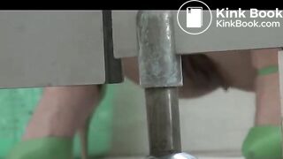 Chinese girl pooping - video 173
