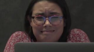 Women eats chipotle and has diarrhea during lecture