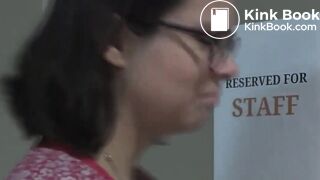 Women eats chipotle and has diarrhea during lecture