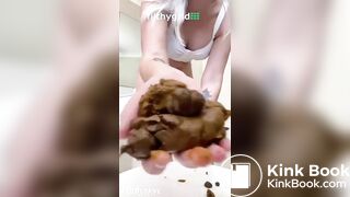 Girl poop - video 135
