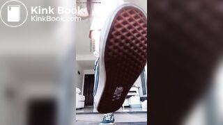 王妃S第一视角拉黄金有白带羞辱下贱狗来吃