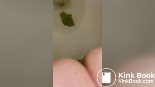 GREEN poo