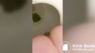 GREEN poo