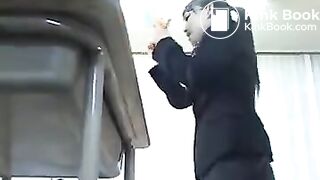 Teacher shits pants loudly