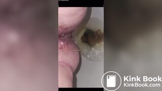 Insta model takes a dump