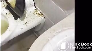 Evil Girl Sprays Her Shit All Over The Public Toilet