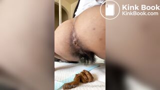 Pooping girl - video 117