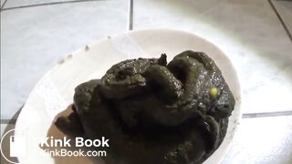 Girl shitting - video 81