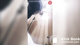 Chinese girl pooping - video 180