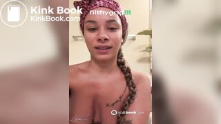 Nude Girl poop and record it