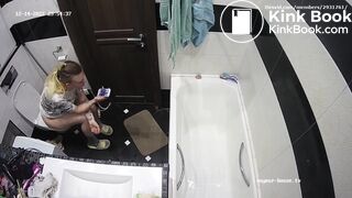 Sexy girl take a big poop and wash her ass