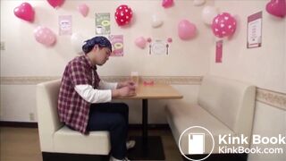 japanese defecation maid cafe 3