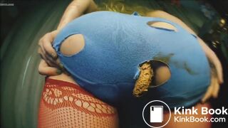 Girl shitting - video 79