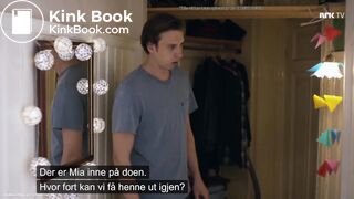 TV Show - Girl poops at boyfriends apartment