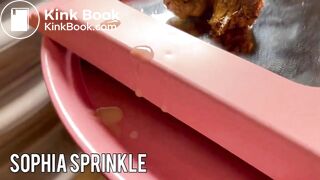 Woman pooping - video 38