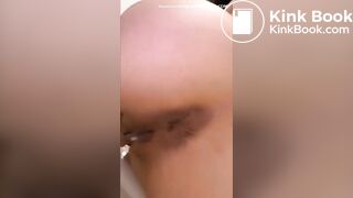 Sexy girl on toilet - video 2