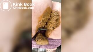 Girl poop - video 104