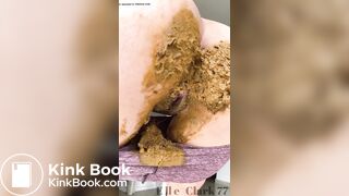 Girl poop - video 104