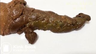Girl pooping - video 453