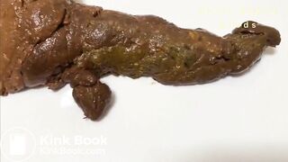 Girl pooping - video 453