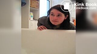 German lady.. last ihr Mitbewohner ein kleines Geschenk