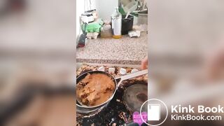 Pooping girl - video 127