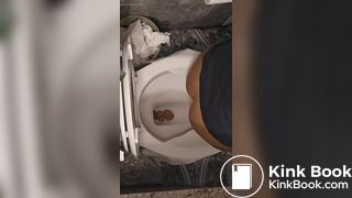 Ebony girl shitting at friends house