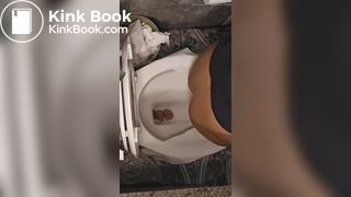 Ebony girl shitting at friends house