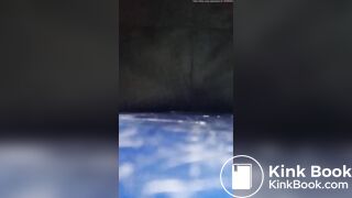 Thai girl short poop in bed room