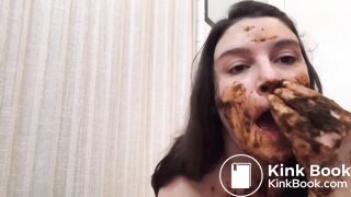 saggy boobs slut pooping her knickers and smearing shit