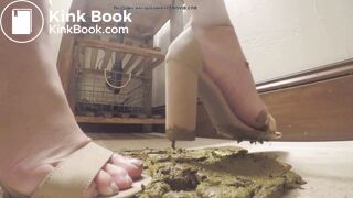 White Lady Poop Voyeur - video 10