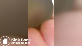MILF takes a nice shit