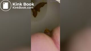 MILF drops some nice turds