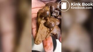 A messy toilet poo..